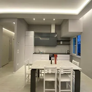 Casa Dante: Oneglia Centro-marina-spiagge Appartement Imperia